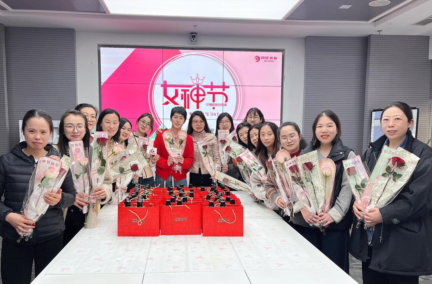 妇女节快乐，愿你勇敢追梦，拥有无限可能！
